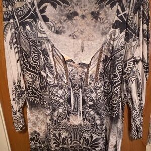 Patterned Black and White Women's Top